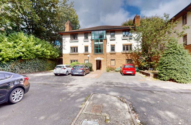 Apartment 10, Beaupark Downs, Monkstown Valley, Monkstown, Monkstown, Co. Dublin - Click to view photos