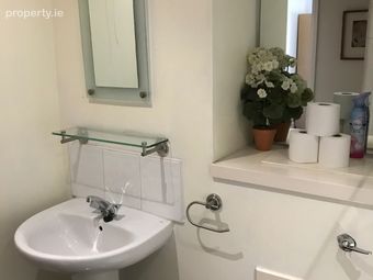 Adelaide Square Apts, Whitefriar Street, Dublin 2 - Image 3