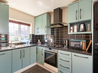 27 Bishop's Orchard, Tyrrelstown, Dublin 15, Tyrrelstown, Dublin 15 - Image 4