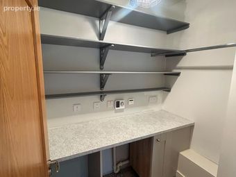 6 Month Letting 5 The Close, Hazelbrook Square, Churchtown, Dublin 14 - Image 3