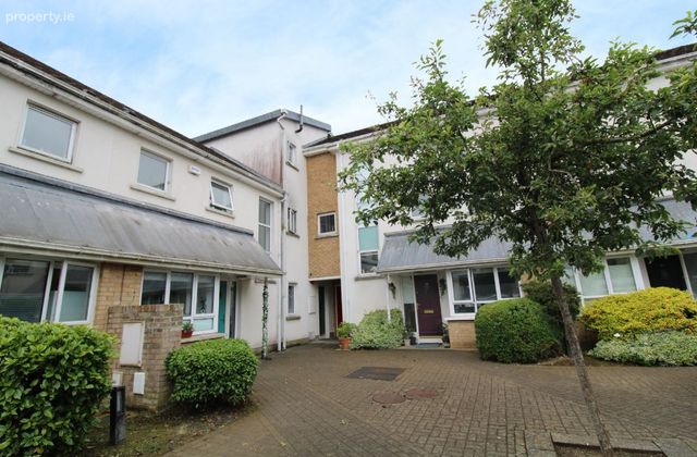 64 The Courtyard, Clonsilla, Dublin 15 - Click to view photos