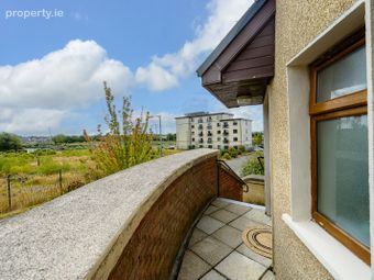 32 Oakbrook, Castlelake, Carrigtwohill, Co. Cork - Image 4
