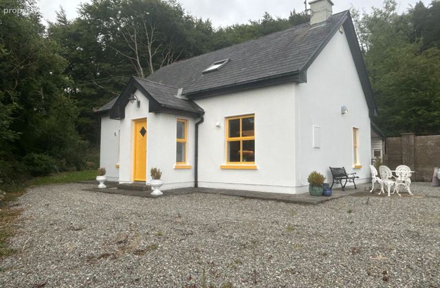 Kilbrean Beg, Kilcummin, Killarney, Co. Kerry - Click to view photos