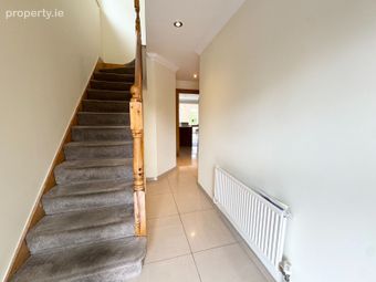 27 Gainsborough Green, Malahide, Co. Dublin - Image 2