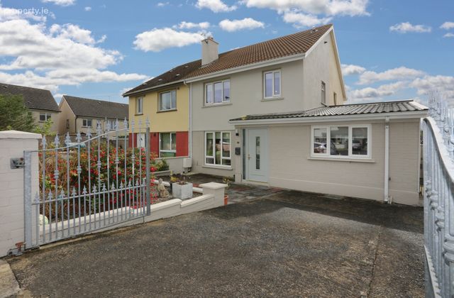 21 Mountievers, Sixmilebridge, Clare, Sixmilebridge, Co. Clare - Click to view photos