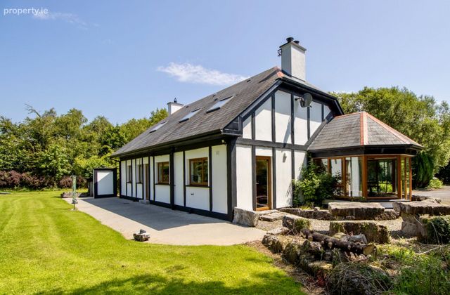 Castletown, Cross, Cross, Co. Mayo - Click to view photos