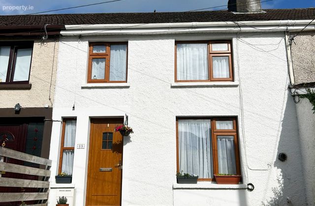 23 Saint Anne's Park, Turners Cross, Co. Cork - Click to view photos