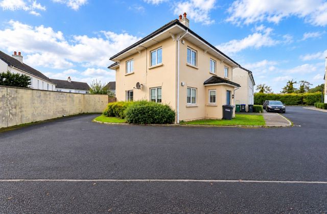 4 Cosby Avenue, Fairgreen, Portlaoise, Co. Laois - Click to view photos