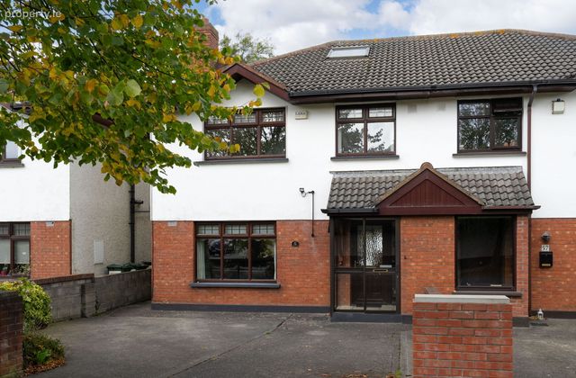 56 Orlagh Park, Scholarstown Road, Knocklyon, Dublin 16 - Click to view photos