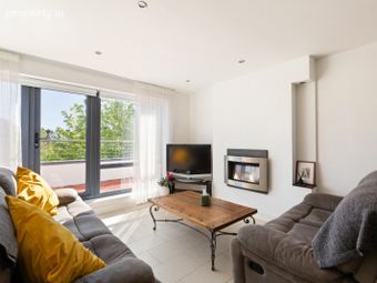 Apartment 17, Le Hunt House, Cabinteely, Dublin 18 - Image 2