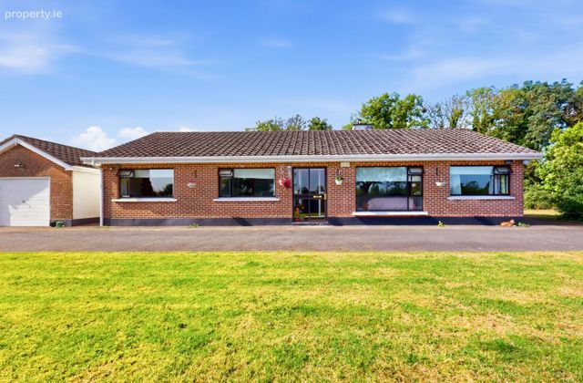 Kilmartin, Hollystown, Dublin 15 - Click to view photos