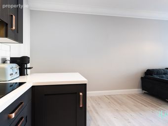 119 Scarriff House, Custom House Square, Dublin 1 - Image 5