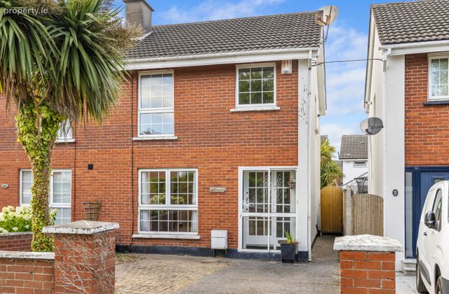 46 Llewellyn Court, Rathfarnham, Dublin 16 - Click to view photos