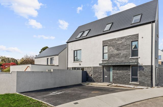 Carraig Mhor, Wexford Town, Co. Wexford - Click to view photos