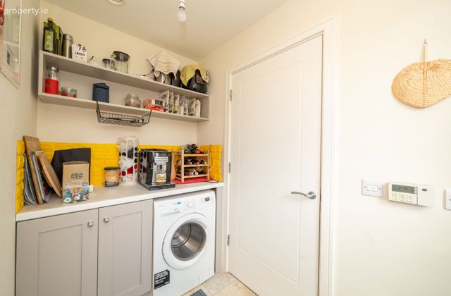 71 Diswellstown Way, Castleknock, Dublin 15 - Click to view photos