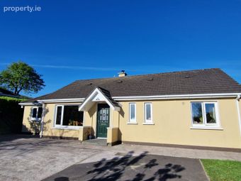 13 Coolmagort Avenue, Beaufort, Co. Kerry - Image 2
