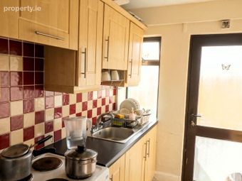11 Marian Avenue, Carrick-on-Suir, Co. Tipperary - Image 5