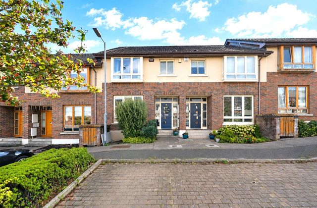 18 Belarmine Drive, Dublin 18, Stepaside, Dublin 18 - Click to view photos