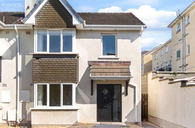 48 Blueberry Fields, Broomfield Village, Midleton, Co. Cork - Click to view photos