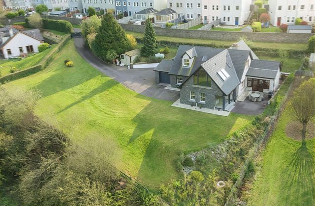 Ferryview, Ballynoe, Cobh, Co. Cork - Click to view photos