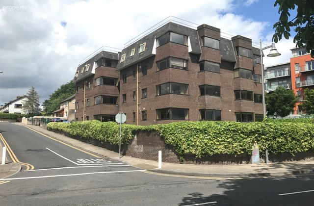 Strand Court, O'callaghan Strand, Limerick City Centre, Co. Limerick - Click to view photos