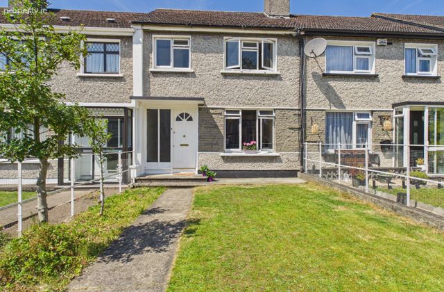 687 Saint Marys Park, Leixlip, Leixlip, Co. Kildare - Click to view photos