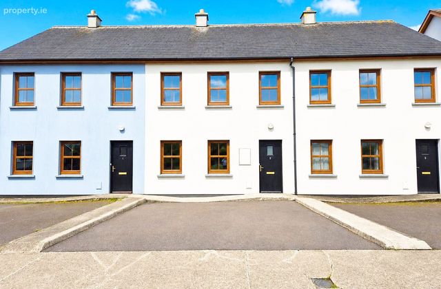 2 Church View, Enniskeane, Co. Cork - Click to view photos