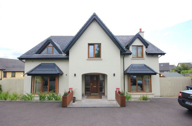 Ros Ard, White's Cross, Glanmire, Co. Cork - Click to view photos