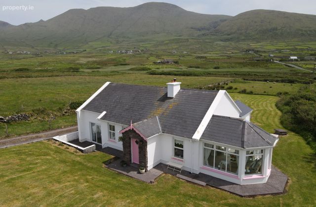 Ballycurrane, Ballydavid, Co. Kerry - Click to view photos