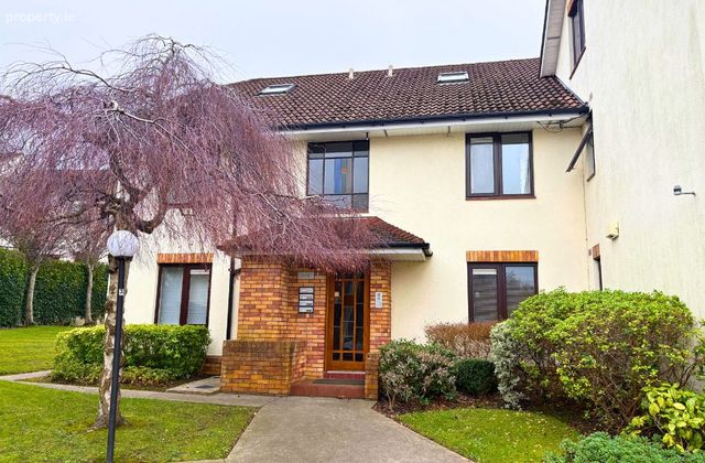 4 The Poplars, Monkstown Valley, Monkstown, Monkstown, Co. Dublin - Click to view photos