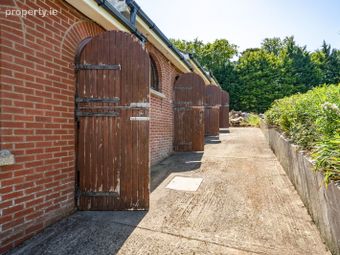 Newgrange, Barnaslingan Lane, Ballycorus, Co. Dublin - Image 5