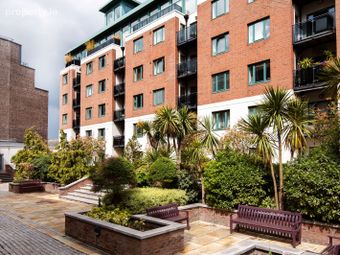 Penthouse, 132 Adelaide Square, Whitefriar Street, Dublin 8, Dublin 8 - Image 2
