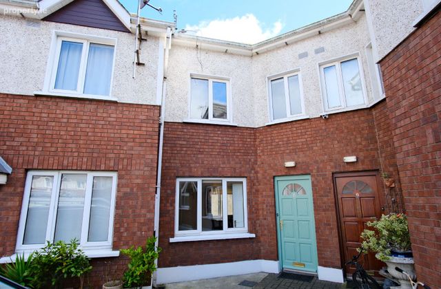 8 Saint Marks, Fair Street, Drogheda, Co. Louth - Click to view photos