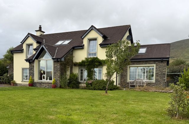 Ballyrishteen, Dingle, Lispole, Co. Kerry - Click to view photos