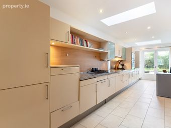 18 Albert Place East, Grand Canal Street, Dublin 2, Dublin 2 - Image 4
