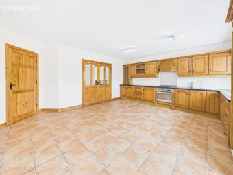 12 Barrys Court, Tarmonbarry, Co. Roscommon, Tarmonbarry, Co. Roscommon - Image 4