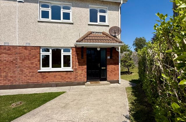 17 The Oaks, Bridgemount, Carrigaline, Co. Cork - Click to view photos