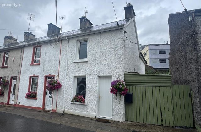 9 Rosemount Terrace, Letterkenny, Co. Donegal - Click to view photos