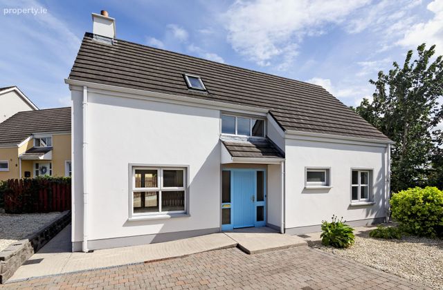 27 Churchfield, Dromahair, Dromahair, Co. Leitrim - Click to view photos