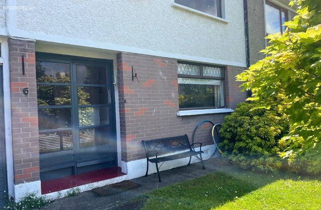 6 Grange Grove, Blackrock, Co. Dublin - Click to view photos
