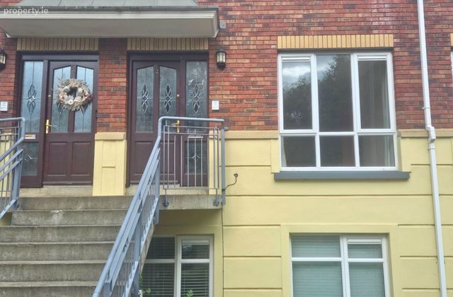52 Collegefort, Castleknock, Strawberry Beds, Co. Dublin - Click to view photos