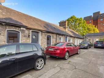 7 Albert Court East, Dublin 2, Grand Canal Dock, Dublin 2