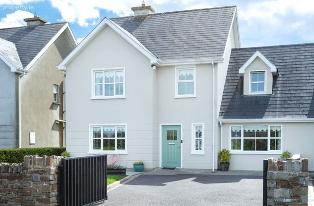 2 Clogheen Grove, Clonakilty, Co. Cork - Click to view photos