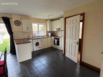 129 Manor Village, Westport Road, Castlebar, Co. Mayo - Image 5