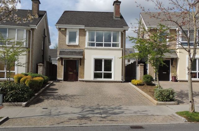 Caiseal Cam, Roscam, Co. Galway - Click to view photos