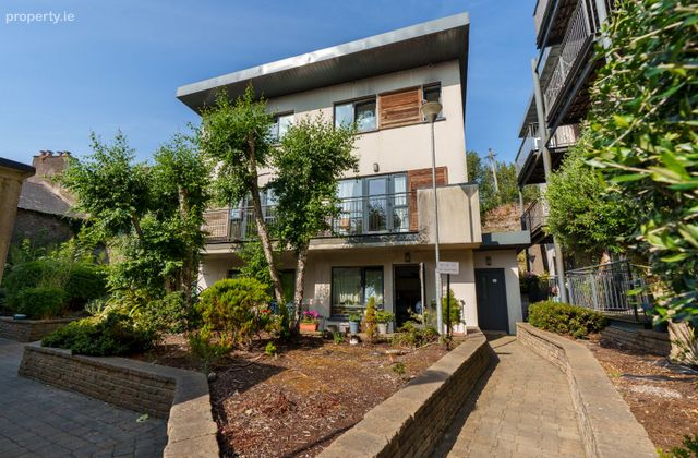 36 The Courtyard, Watercourse Road, Cork City Centre, Co. Cork - Click to view photos