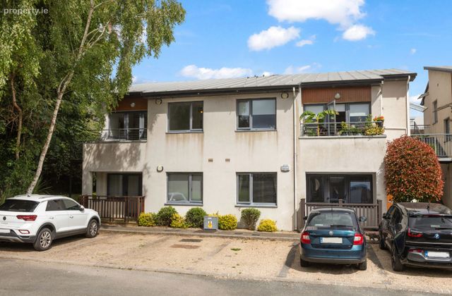 Apartment 15, Brennanstown Court, Brennanstown, Dublin 18 - Click to view photos