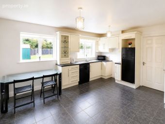23 Ravenswood, Cregg Road, Carrick-on-Suir, Co. Tipperary - Image 3