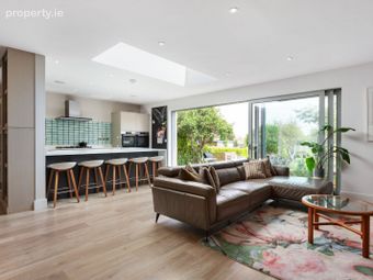 261 Upper Kilmacud Road, Dundrum, Dublin 14 - Image 4