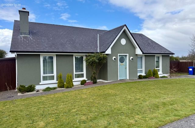 9 Lisacul Manor, Lisacul, Castlerea, Co. Roscommon - Click to view photos